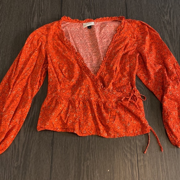 Universal Thread wrap long-sleeve top. Size M. Burnt orange floral pattern - Picture 6 of 15